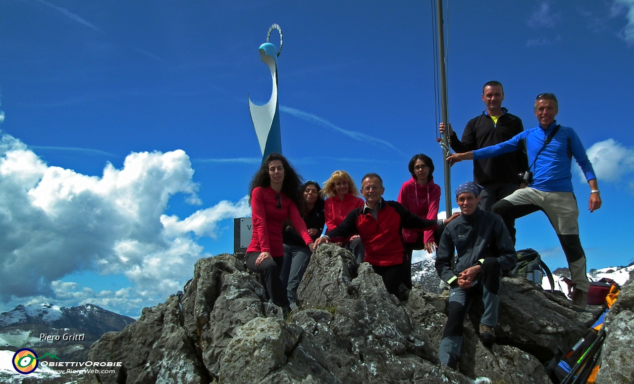 40 in vetta al Corno Zuccone (1458 m.).JPG